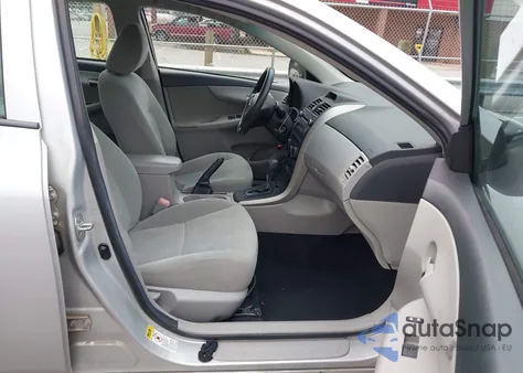 2013 Toyota Corolla L z USA, uszkodzony, nr VIN 2T1BU4EE4DC948213